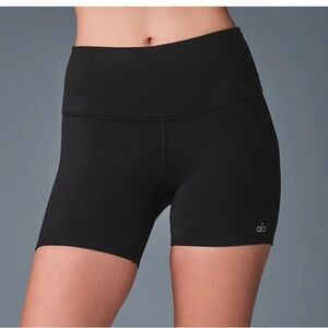 Alo 5” Airbrush High-waist biker short - PURPLE